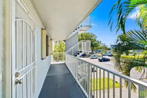 105 Royal Park Drive Oakland Park FL 33309