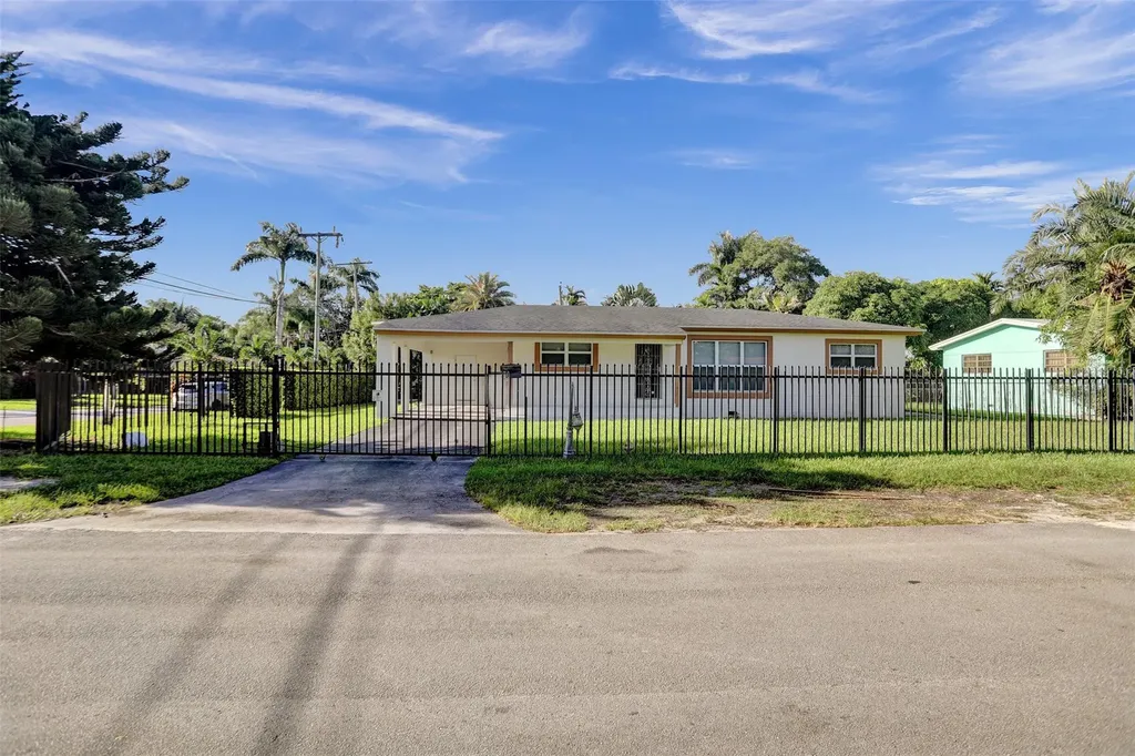 30 NE 139th Street North Miami FL 33161