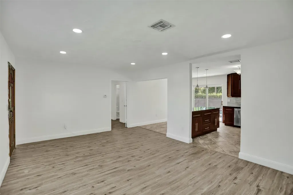 30 NE 139th Street North Miami FL 33161