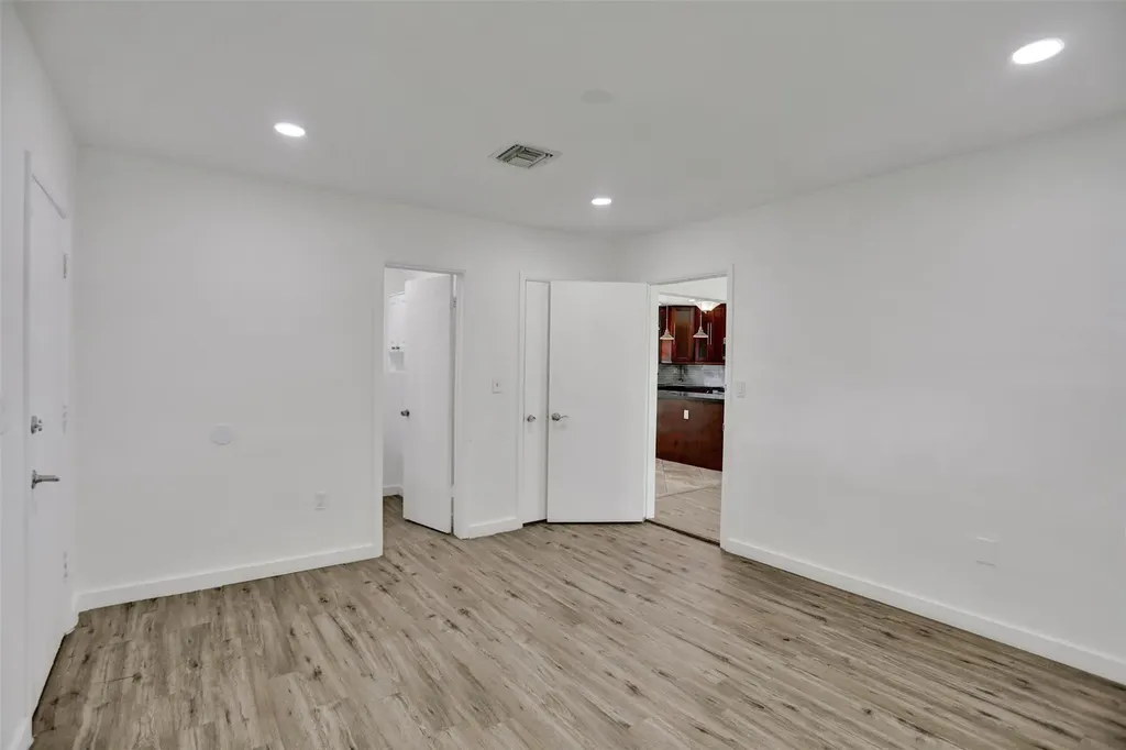30 NE 139th Street North Miami FL 33161