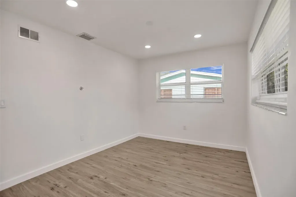30 NE 139th Street North Miami FL 33161