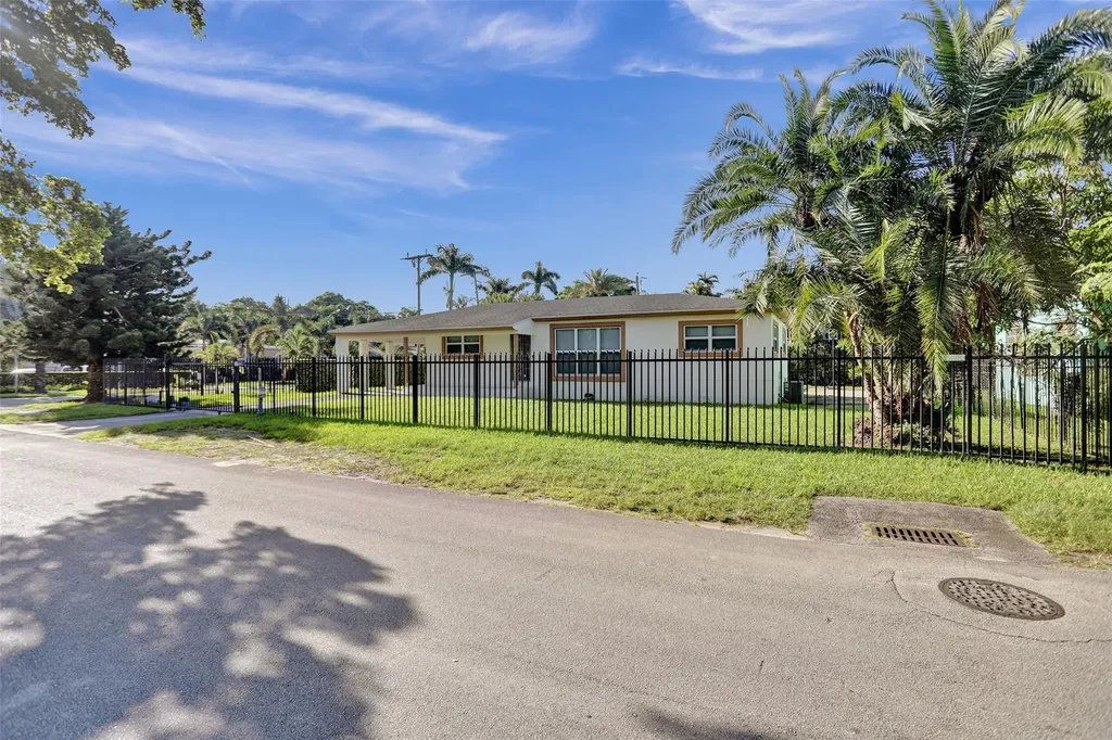 30 NE 139th Street North Miami FL 33161