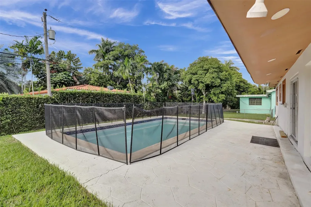 30 NE 139th Street North Miami FL 33161