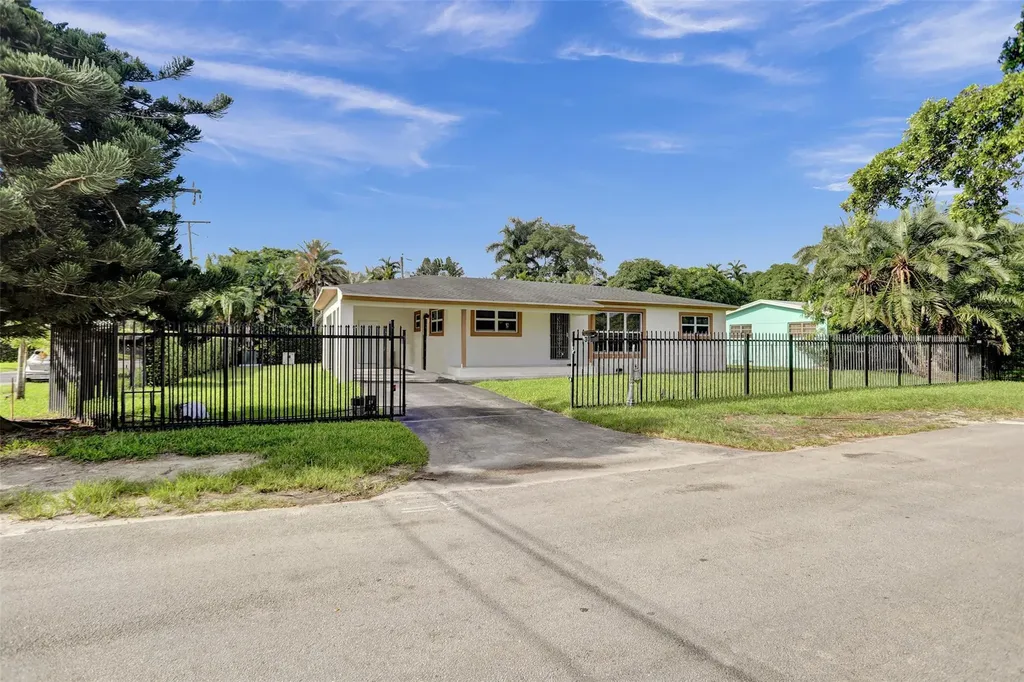 30 NE 139th Street North Miami FL 33161