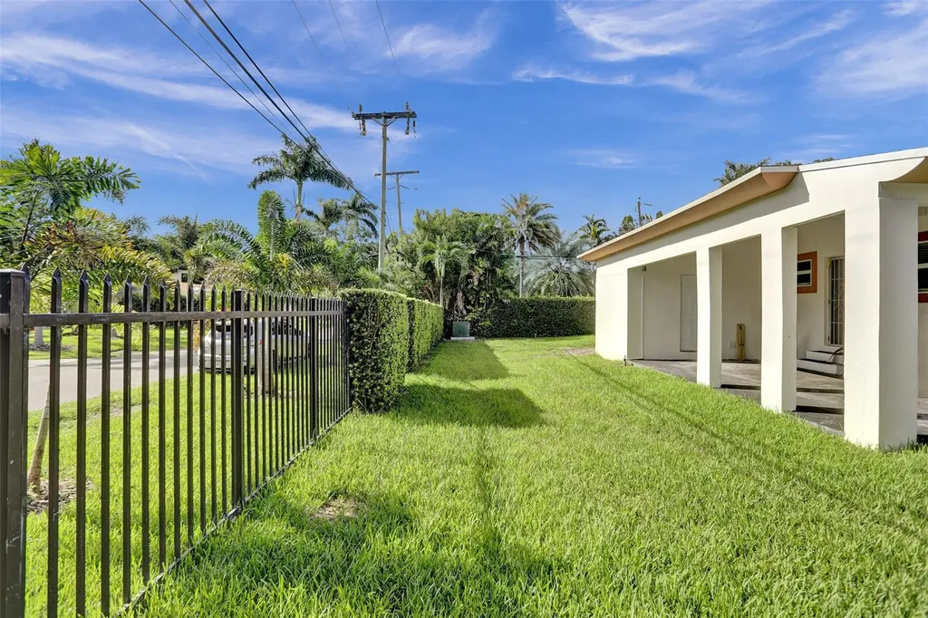 30 NE 139th Street North Miami FL 33161