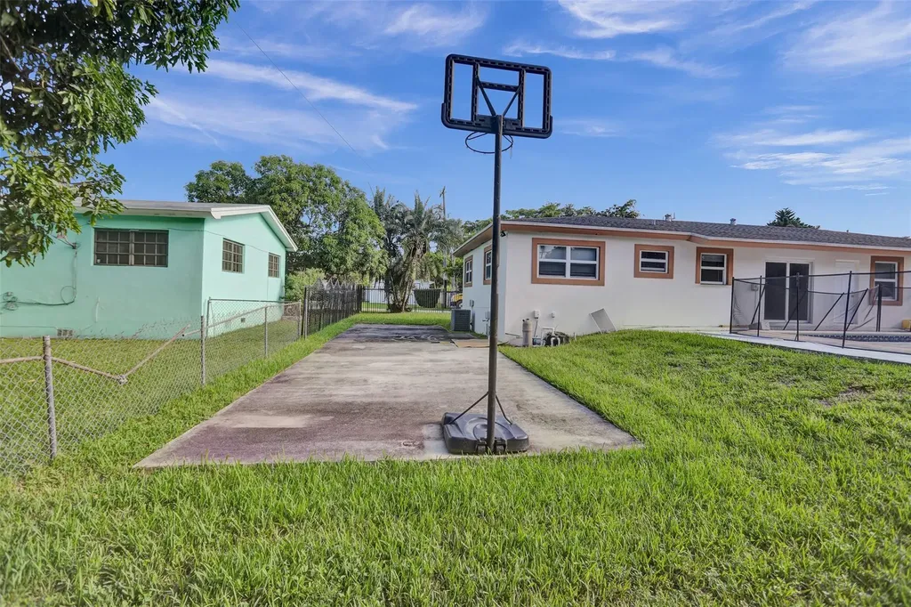 30 NE 139th Street North Miami FL 33161