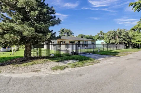30 NE 139th Street North Miami FL 33161