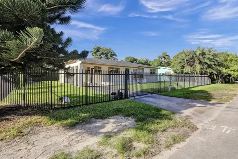 30 NE 139th Street North Miami FL 33161