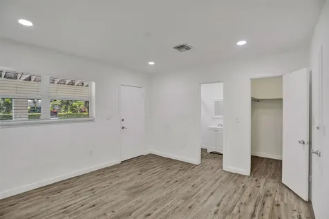 30 NE 139th Street North Miami FL 33161