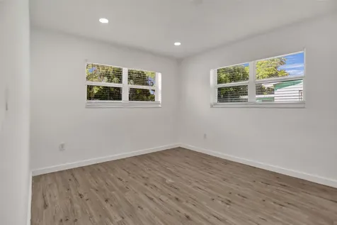 30 NE 139th Street North Miami FL 33161