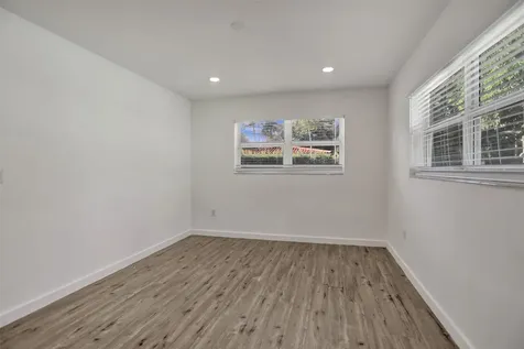 30 NE 139th Street North Miami FL 33161