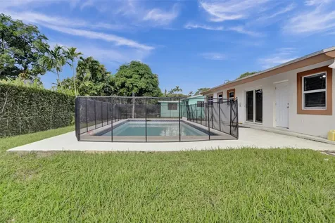 30 NE 139th Street North Miami FL 33161