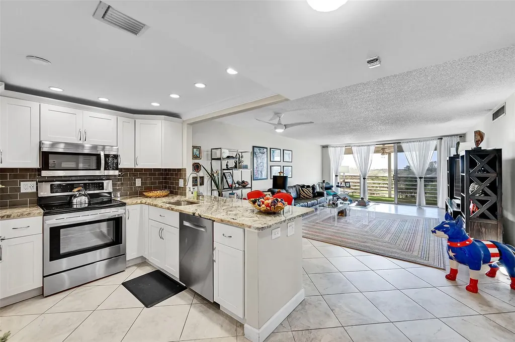 605 Oaks Drive Pompano Beach FL 33069