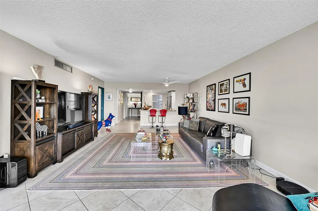 605 Oaks Drive Pompano Beach FL 33069