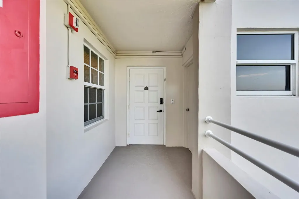 605 Oaks Drive Pompano Beach FL 33069