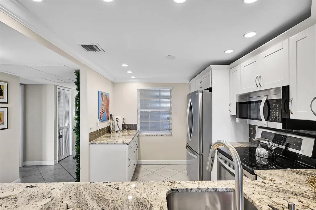 605 Oaks Drive Pompano Beach FL 33069