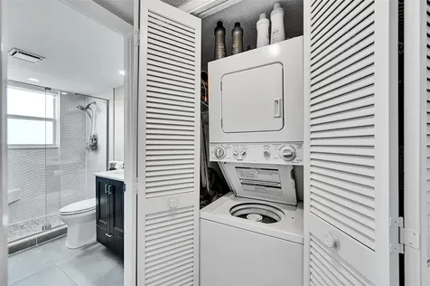 605 Oaks Drive Pompano Beach FL 33069