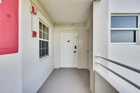 605 Oaks Drive Pompano Beach FL 33069