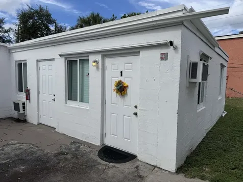211 SW 2nd Court Pompano Beach FL 33060