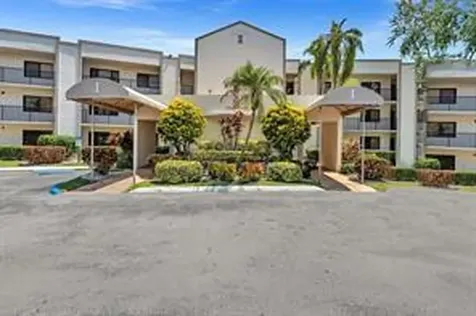 10803 W Clairmont Circle Tamarac FL 33321