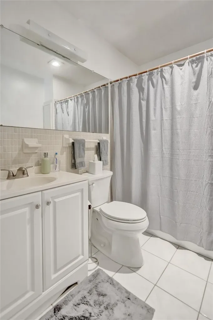6750 NE 21st Road Fort Lauderdale FL 33308