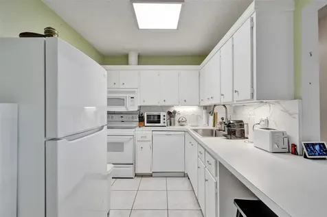 6750 NE 21st Road Fort Lauderdale FL 33308