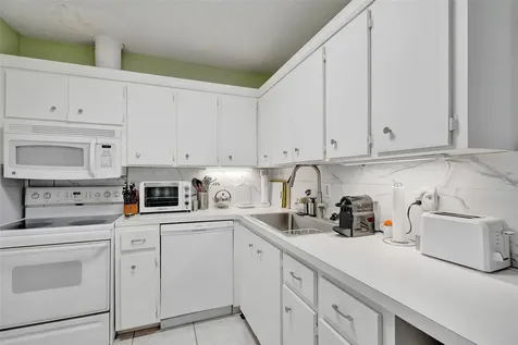 6750 NE 21st Road Fort Lauderdale FL 33308