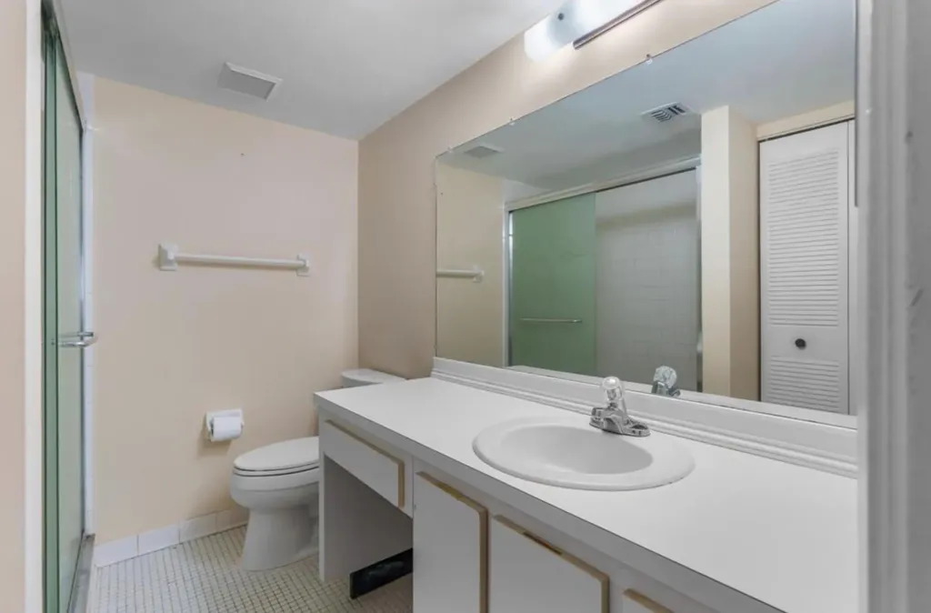 707 Gardens Drive Pompano Beach FL 33069