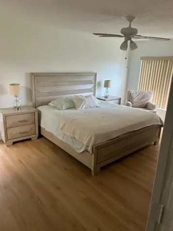 19112 W W Lake Hialeah FL 33015