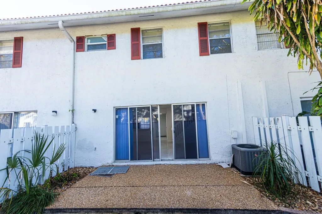 8939 NW 23rd Street Coral Springs FL 33065