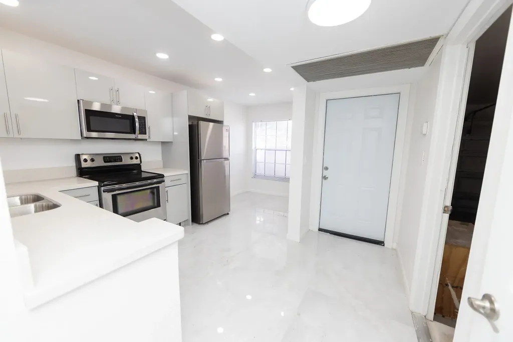 8939 NW 23rd Street Coral Springs FL 33065
