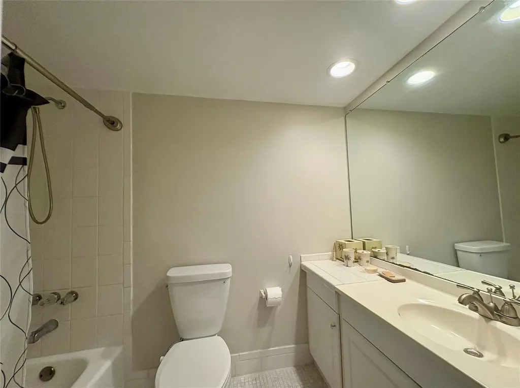 2940 N Course Drive Pompano Beach FL 33069