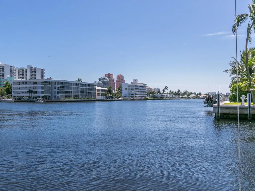 2900 NE 30th Street Fort Lauderdale FL 33306