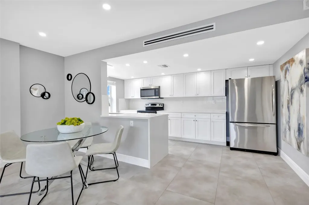 2900 NE 30th Street Fort Lauderdale FL 33306