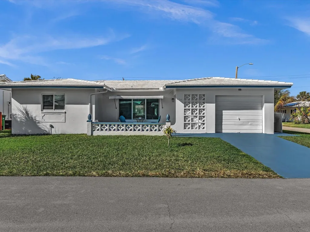5711 NW 84th Avenue Tamarac FL 33321