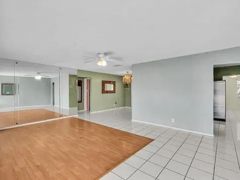 5711 NW 84th Avenue Tamarac FL 33321