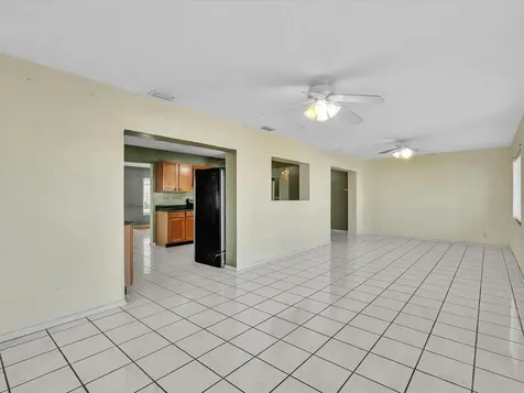 5711 NW 84th Avenue Tamarac FL 33321