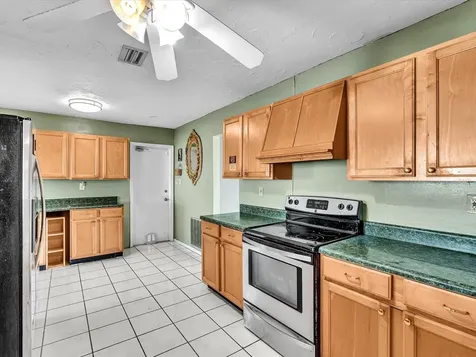 5711 NW 84th Avenue Tamarac FL 33321