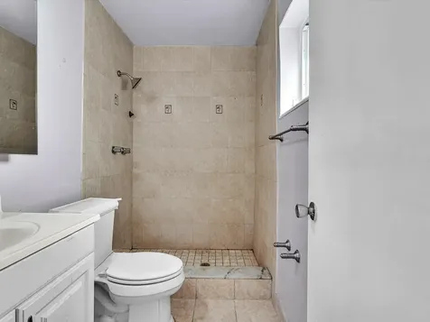 5711 NW 84th Avenue Tamarac FL 33321