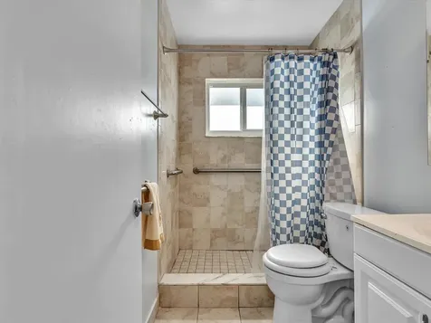 5711 NW 84th Avenue Tamarac FL 33321