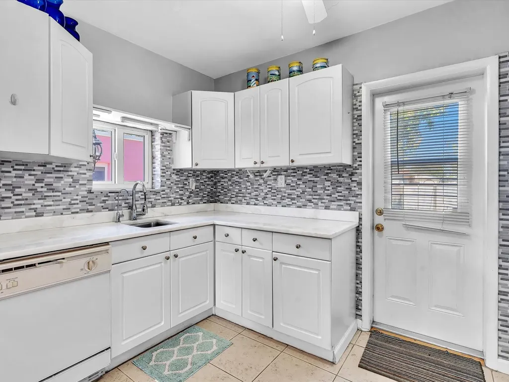 1835 Roosevelt Street Hollywood FL 33020