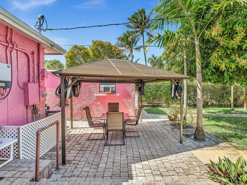 1835 Roosevelt Street Hollywood FL 33020