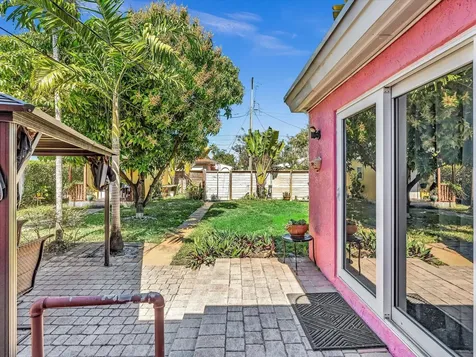 1835 Roosevelt Street Hollywood FL 33020