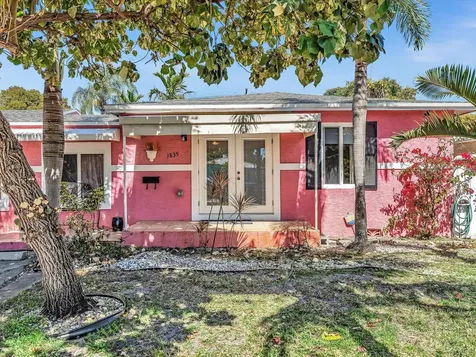 1835 Roosevelt Street Hollywood FL 33020