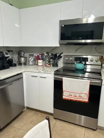 2811 Somerset Drive Lauderdale Lakes FL 33311