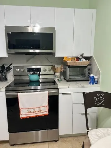 2811 Somerset Drive Lauderdale Lakes FL 33311
