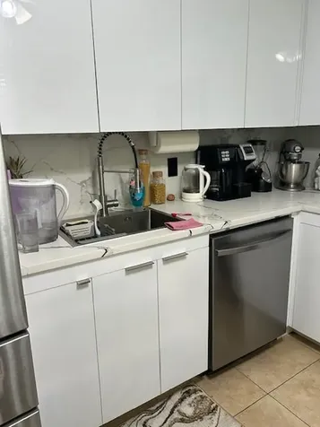 2811 Somerset Drive Lauderdale Lakes FL 33311