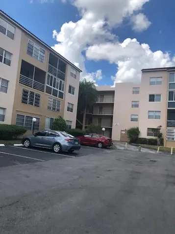 2811 Somerset Drive Lauderdale Lakes FL 33311