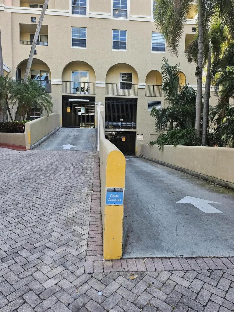 520 SE 5 Avenue Fort Lauderdale FL 33301