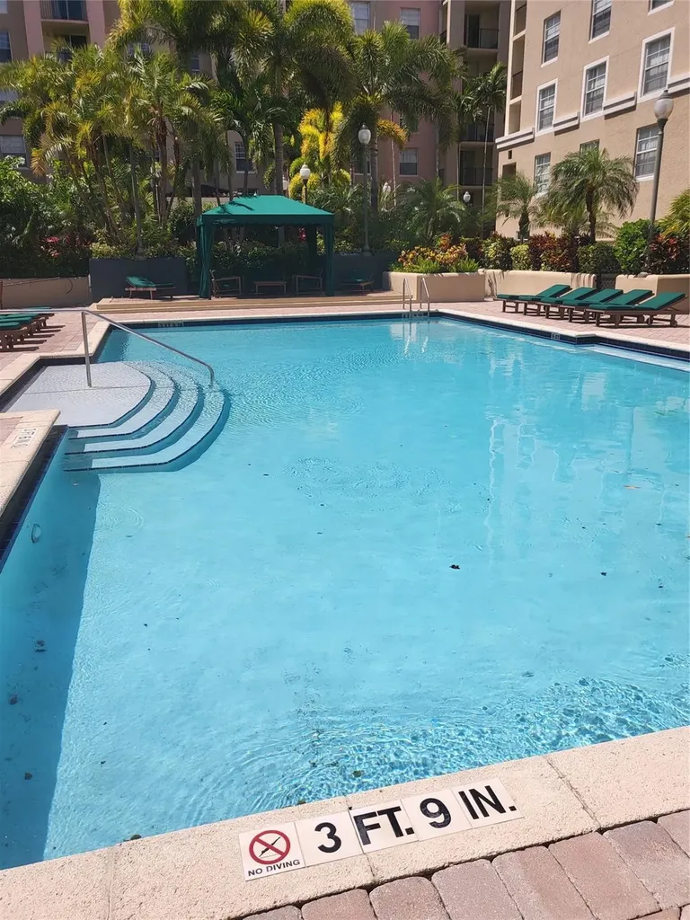 520 SE 5 Avenue Fort Lauderdale FL 33301